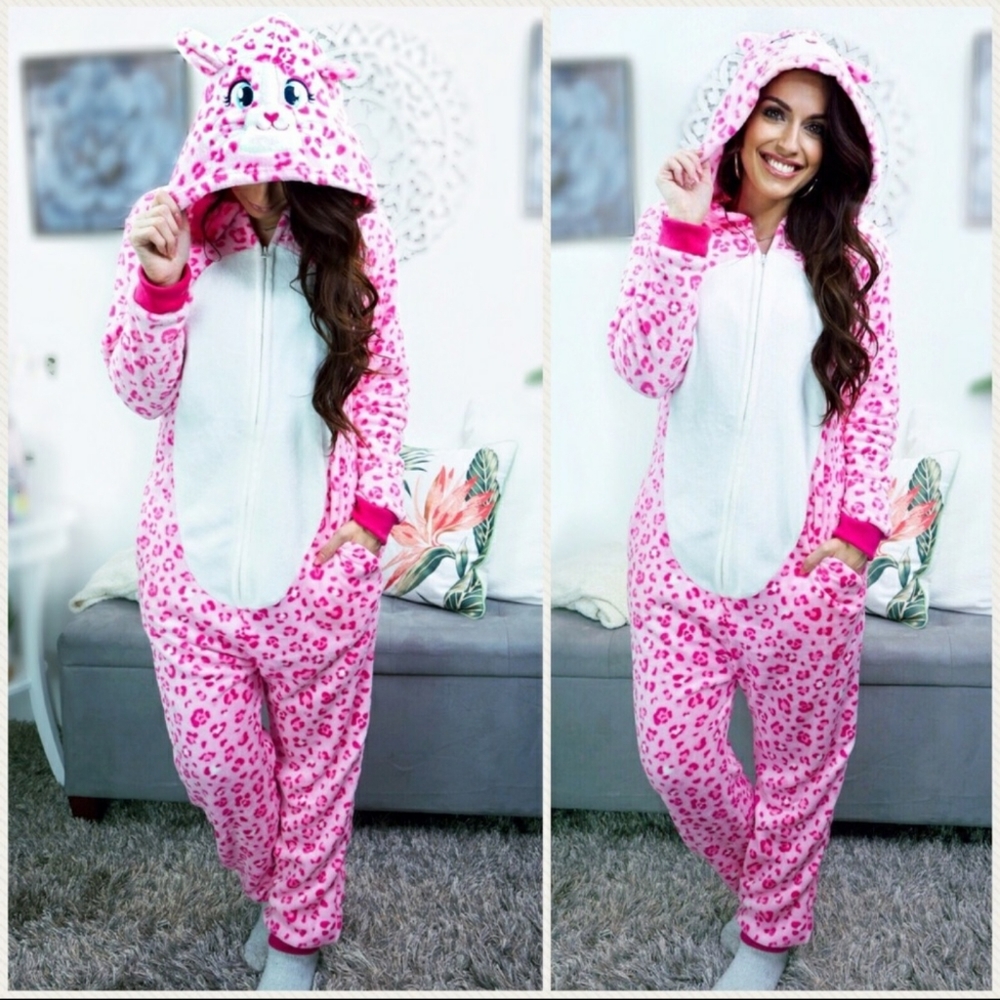 ‼️CLEARANCE PRICE FIRM‼️Pink Leopard Print Onesie😻 - Picture 6 of 8